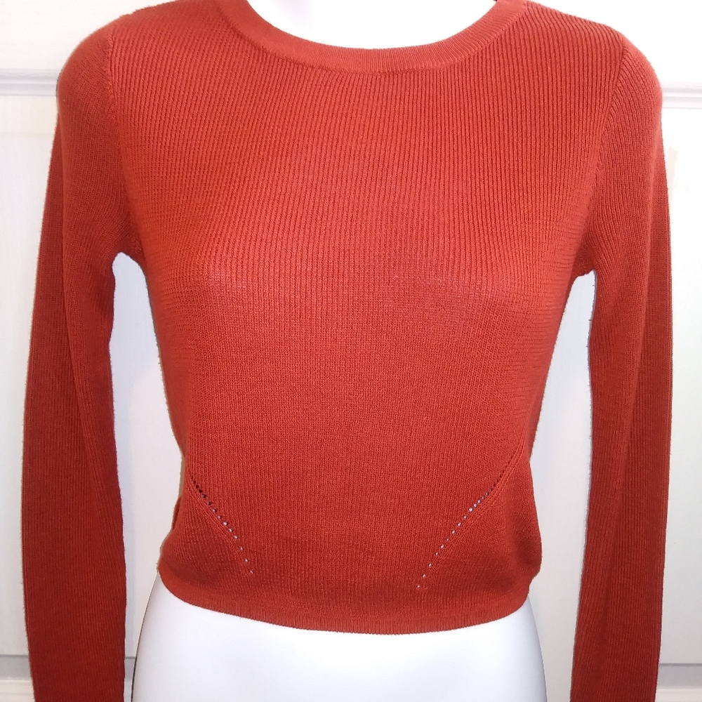 Lightly cropped sweater - Picture 2 of 3